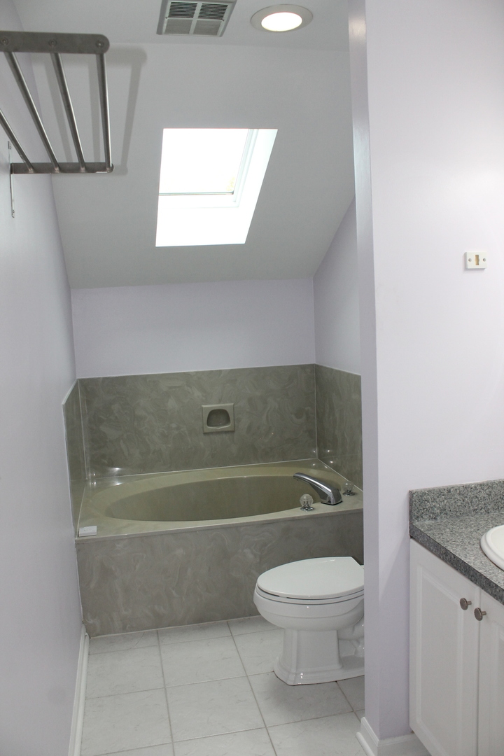 480 Village Green Road, Naperville, IL 60540