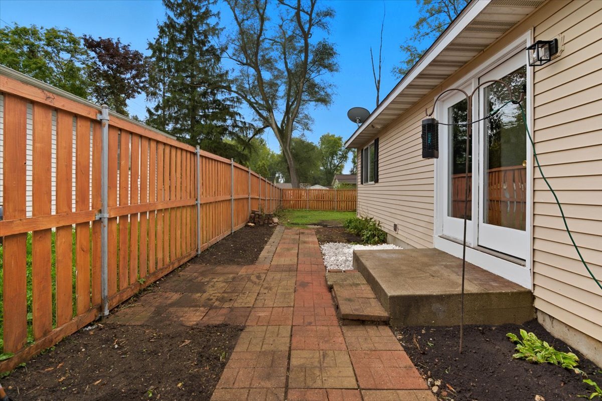 7103 Delaware Road, Wonder Lake, IL 60097