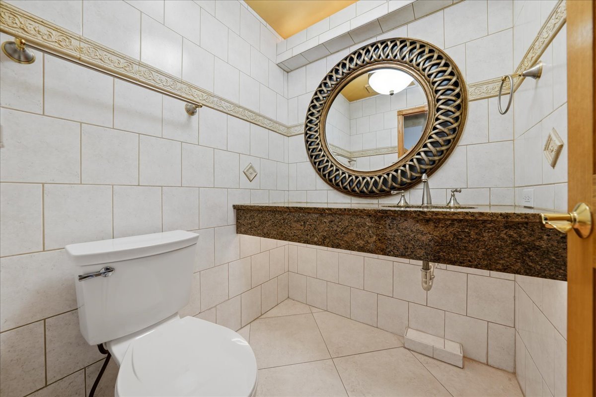 947 Wilma Lane, Elk Grove Village, IL 60007