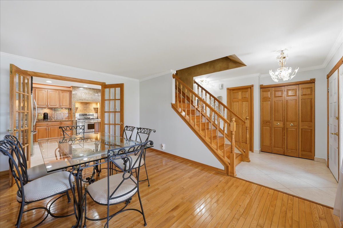 947 Wilma Lane, Elk Grove Village, IL 60007