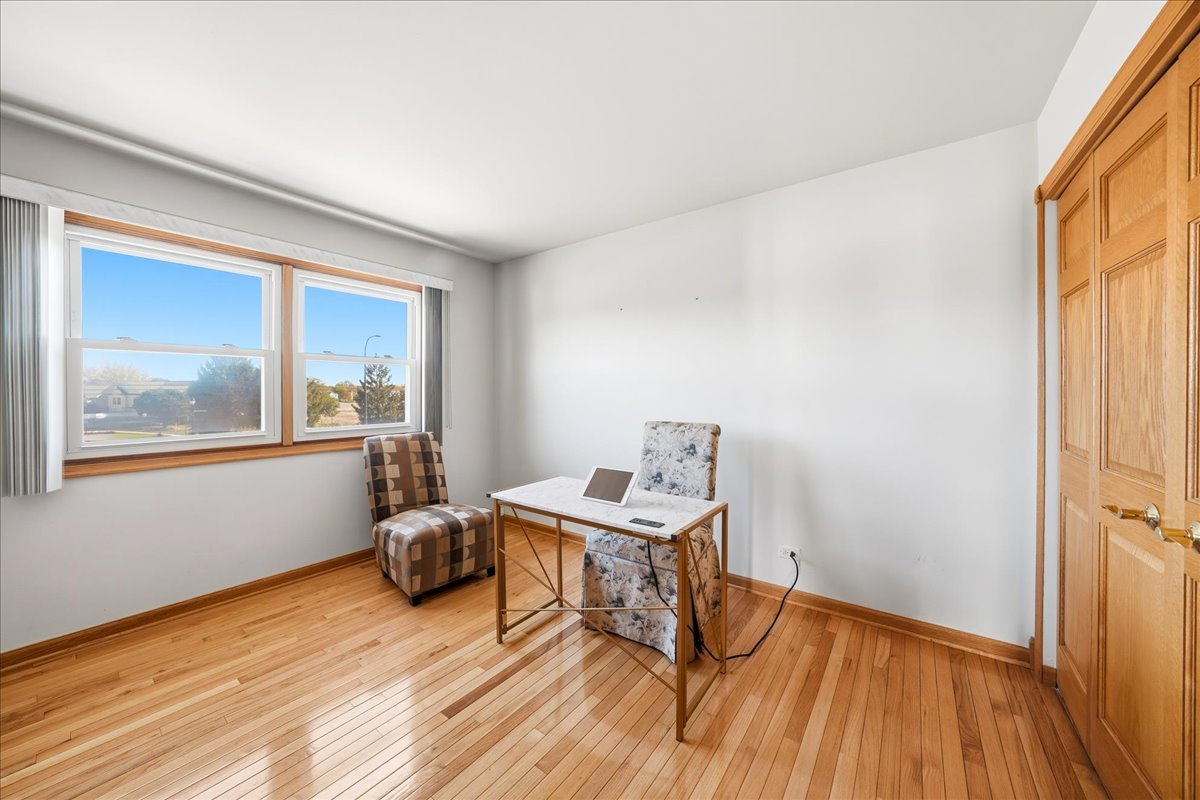 947 Wilma Lane, Elk Grove Village, IL 60007