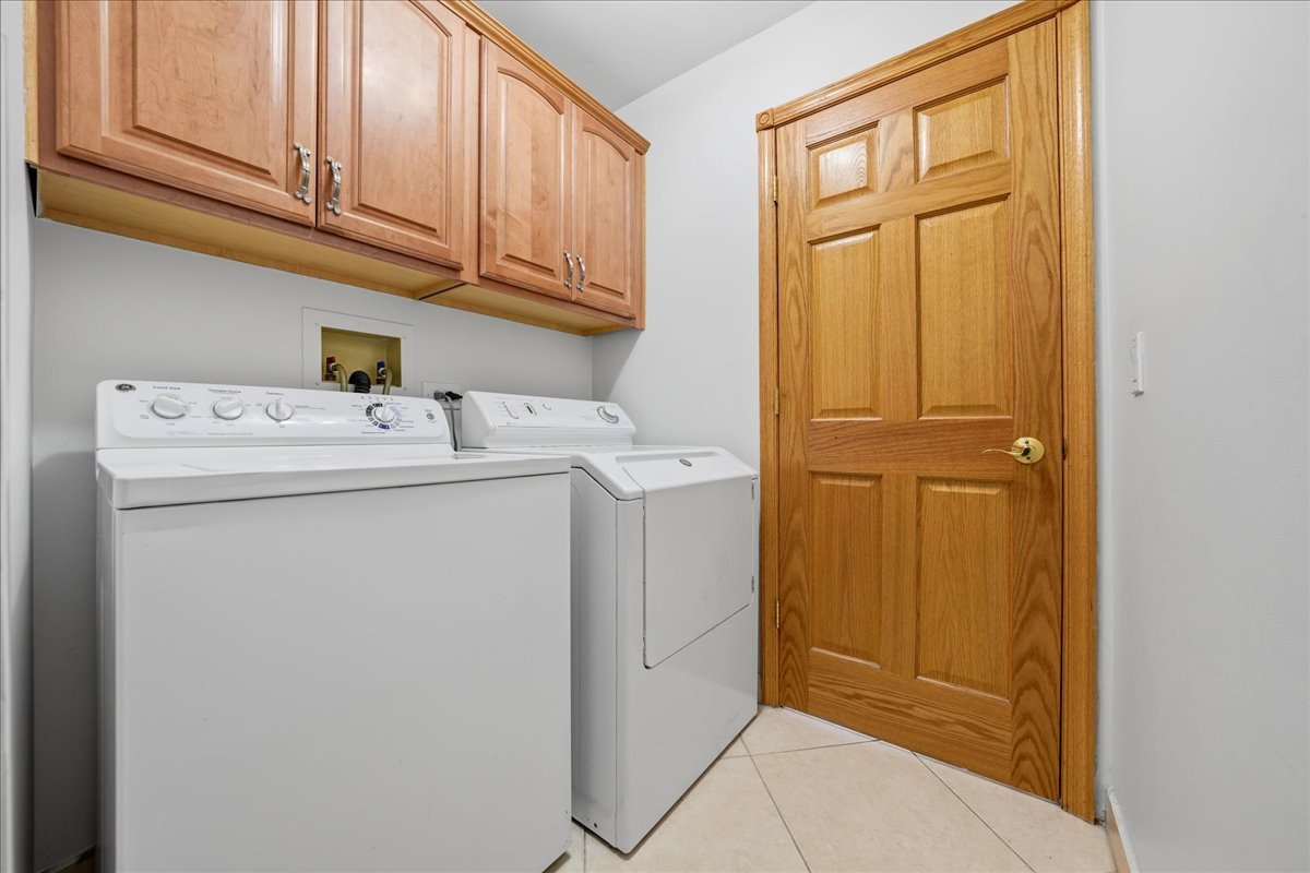 947 Wilma Lane, Elk Grove Village, IL 60007