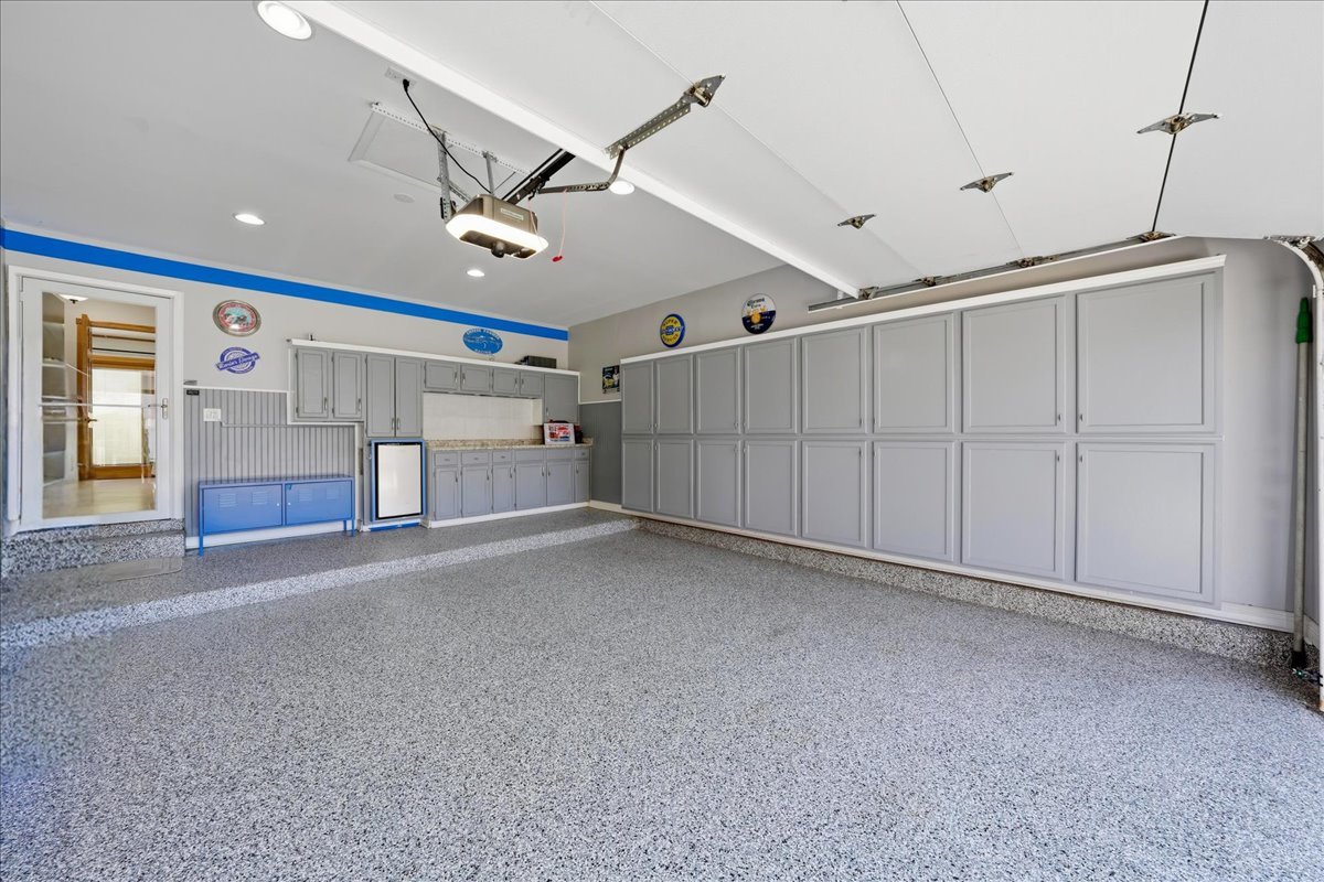 947 Wilma Lane, Elk Grove Village, IL 60007