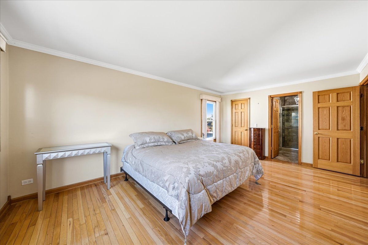 947 Wilma Lane, Elk Grove Village, IL 60007