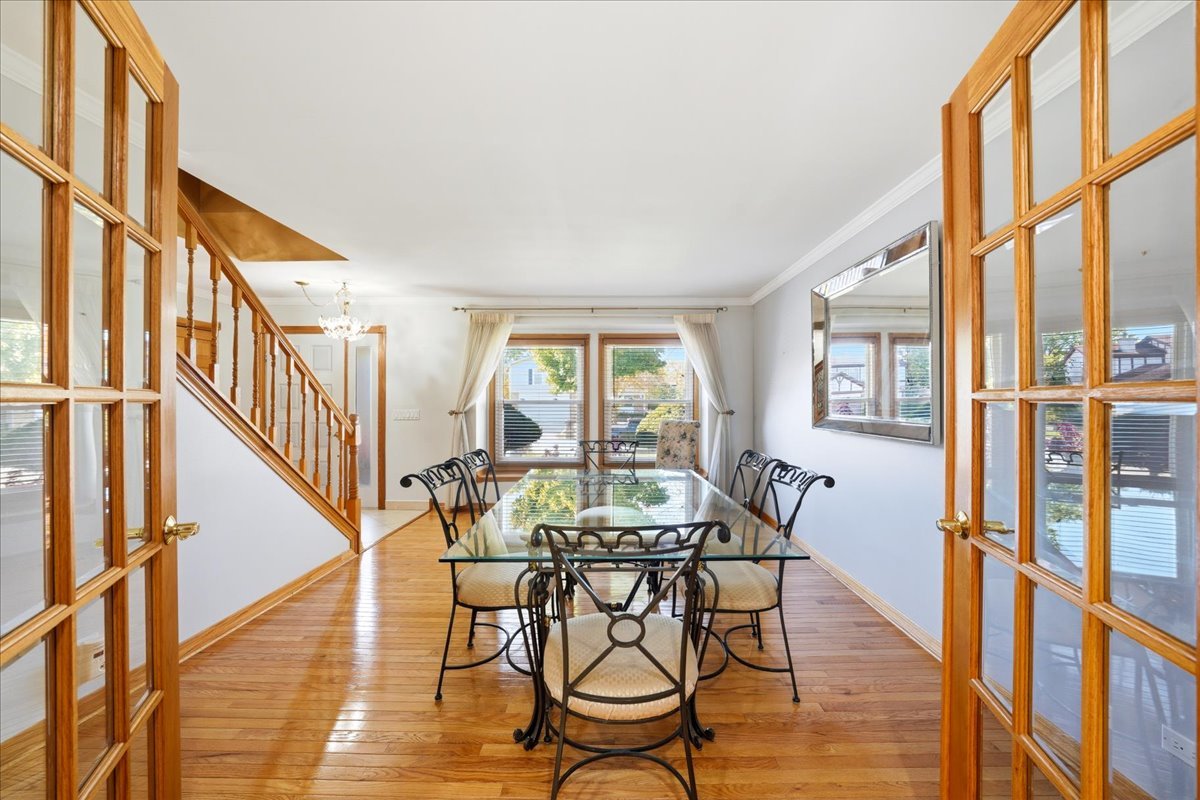 947 Wilma Lane, Elk Grove Village, IL 60007