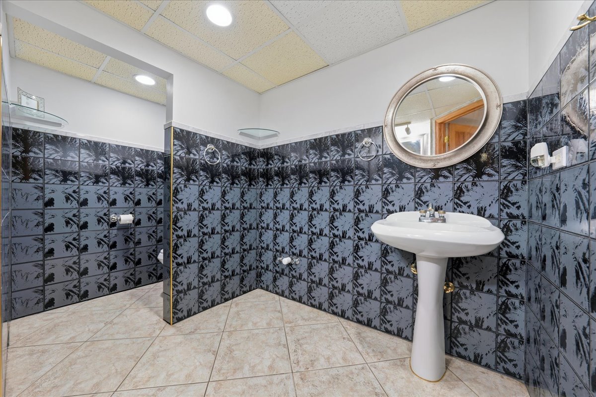 947 Wilma Lane, Elk Grove Village, IL 60007