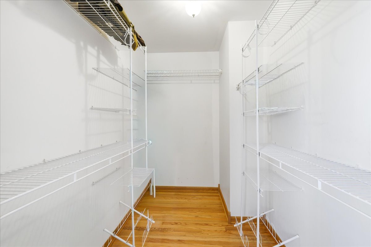 947 Wilma Lane, Elk Grove Village, IL 60007