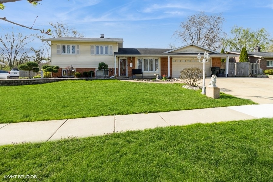 565 Flagstaff Lane, Hoffman Estates, IL 60169