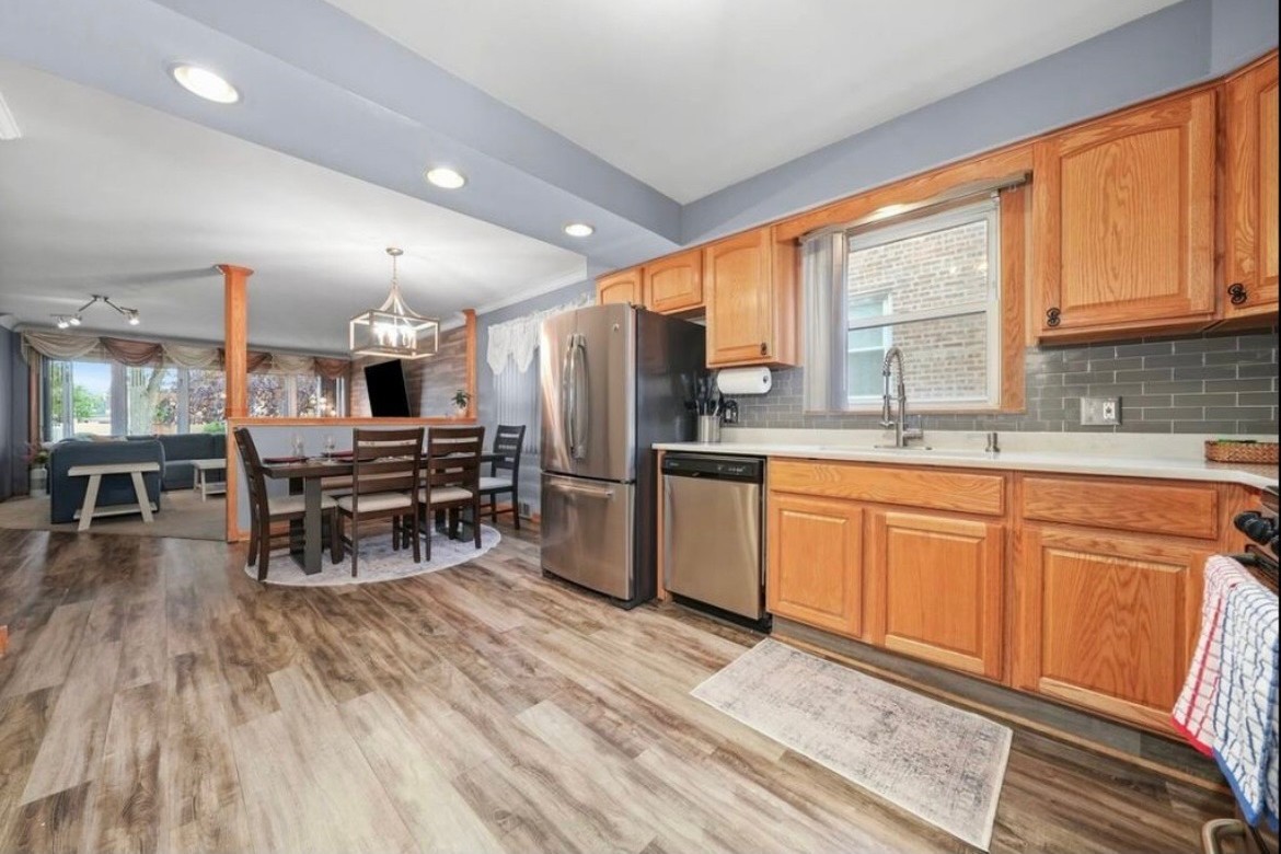 5304 S New England Avenue, Chicago, IL 60638