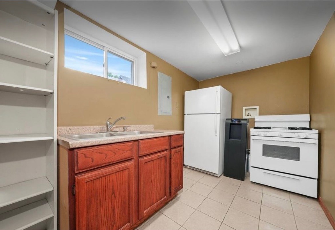 5304 S New England Avenue, Chicago, IL 60638