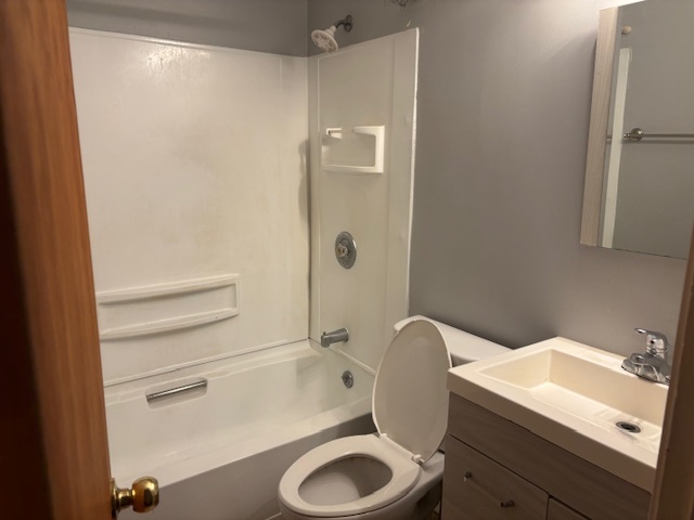 1316 MONROE Street, Lake In The Hills, IL 60156