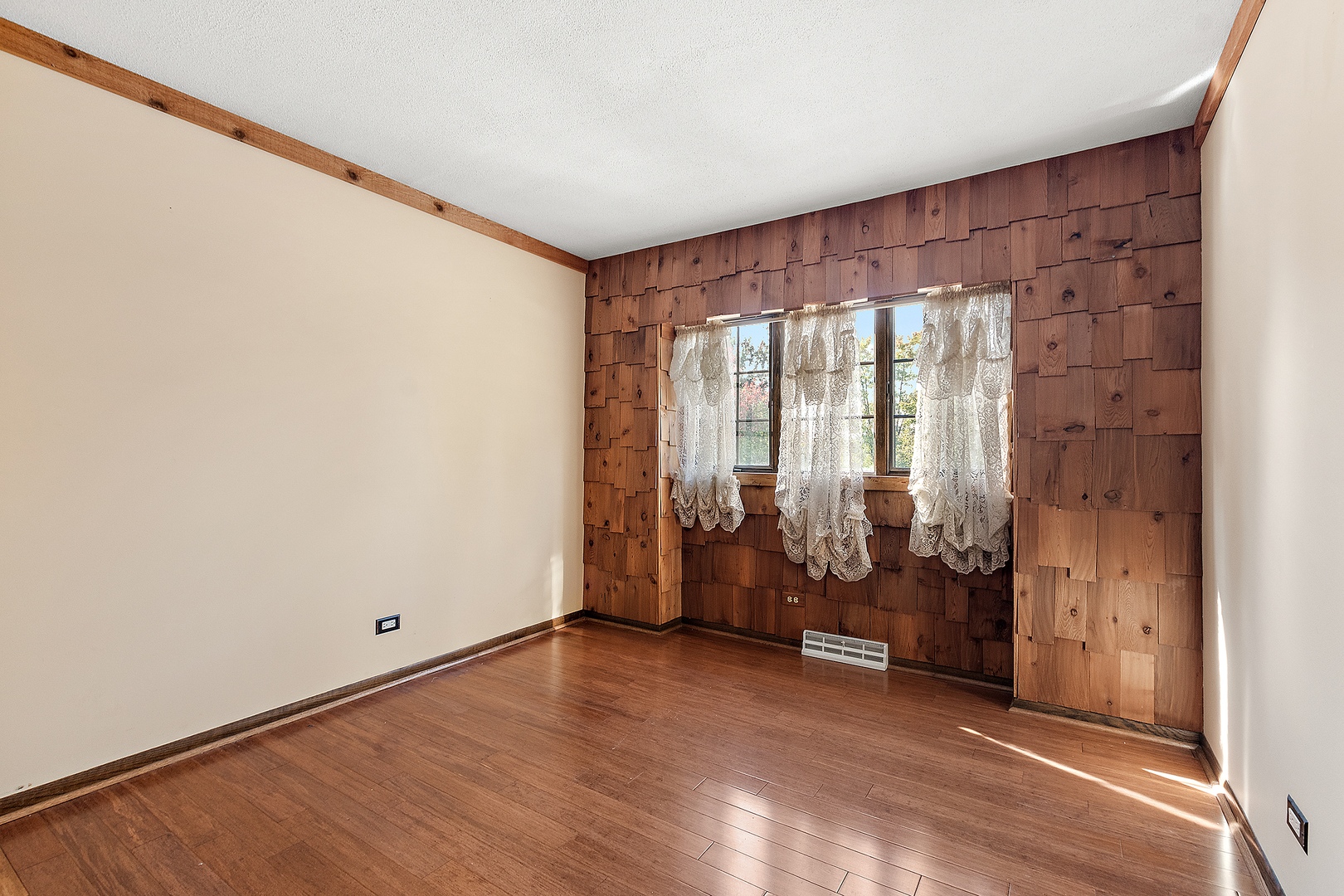 16753 S Bell Road, Homer Glen, IL 60491