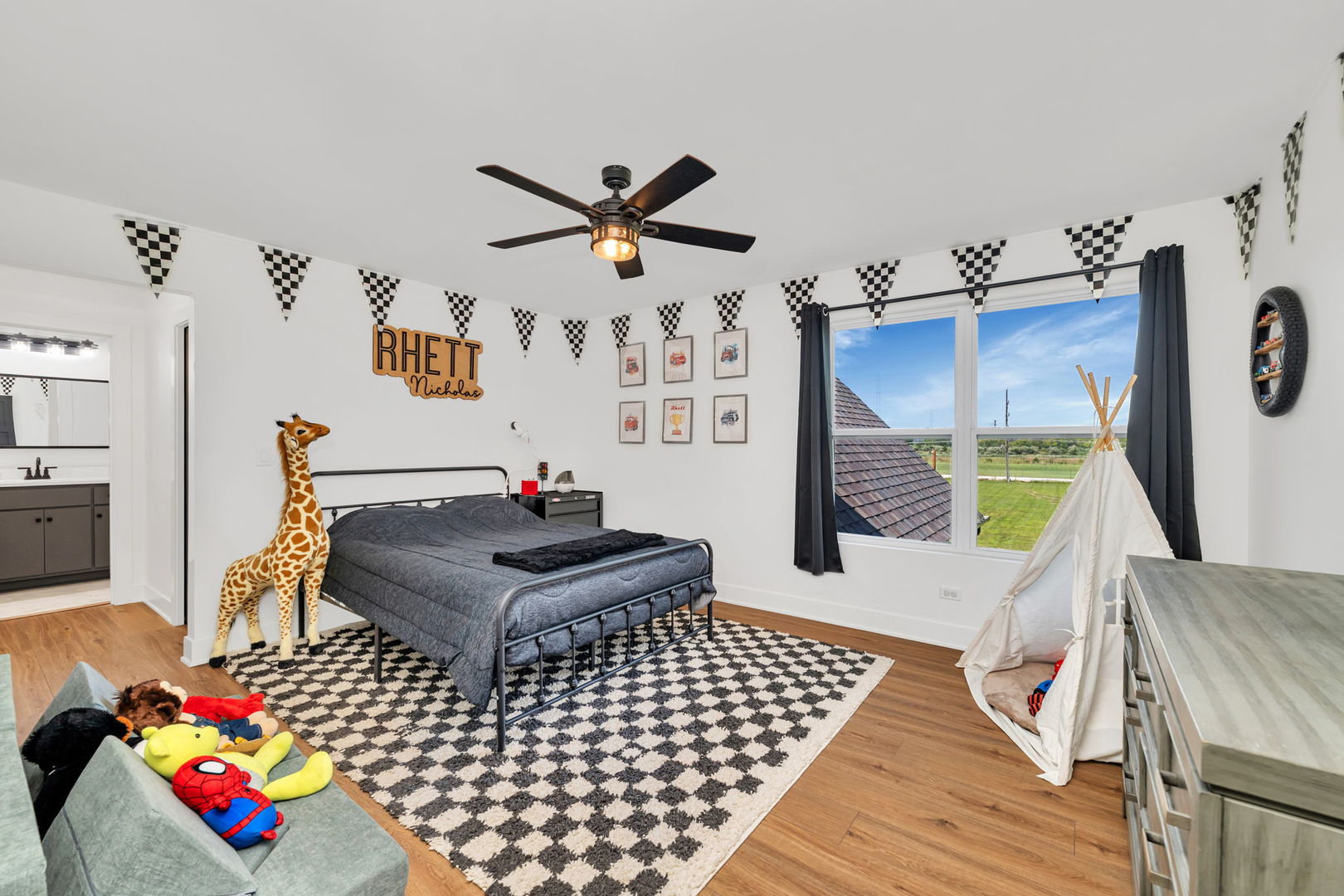 6256 N Dresden Road, Morris, IL 60450