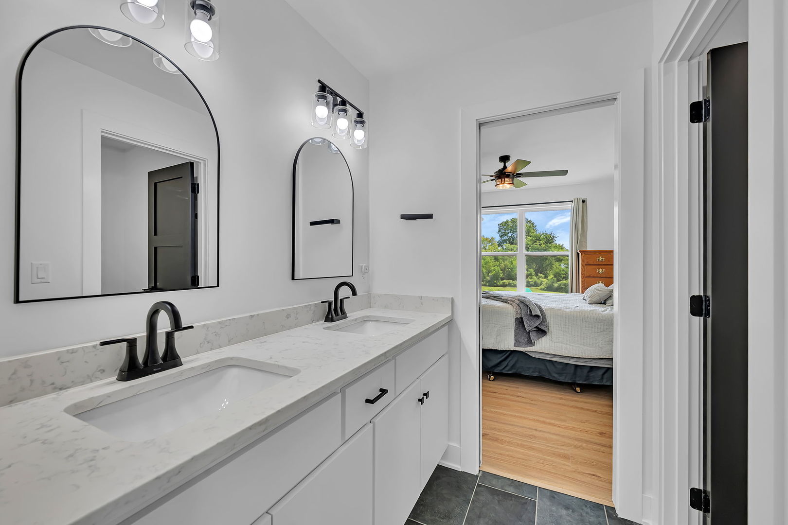 6256 N Dresden Road, Morris, IL 60450