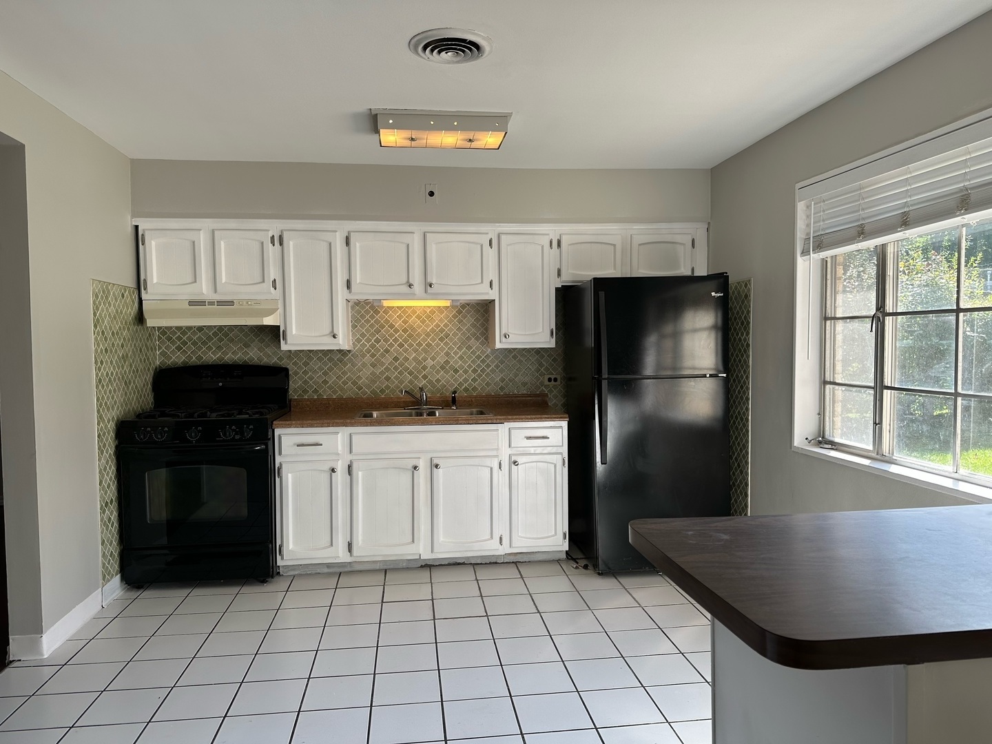 16W311 94th Place, Burr Ridge, IL 60527