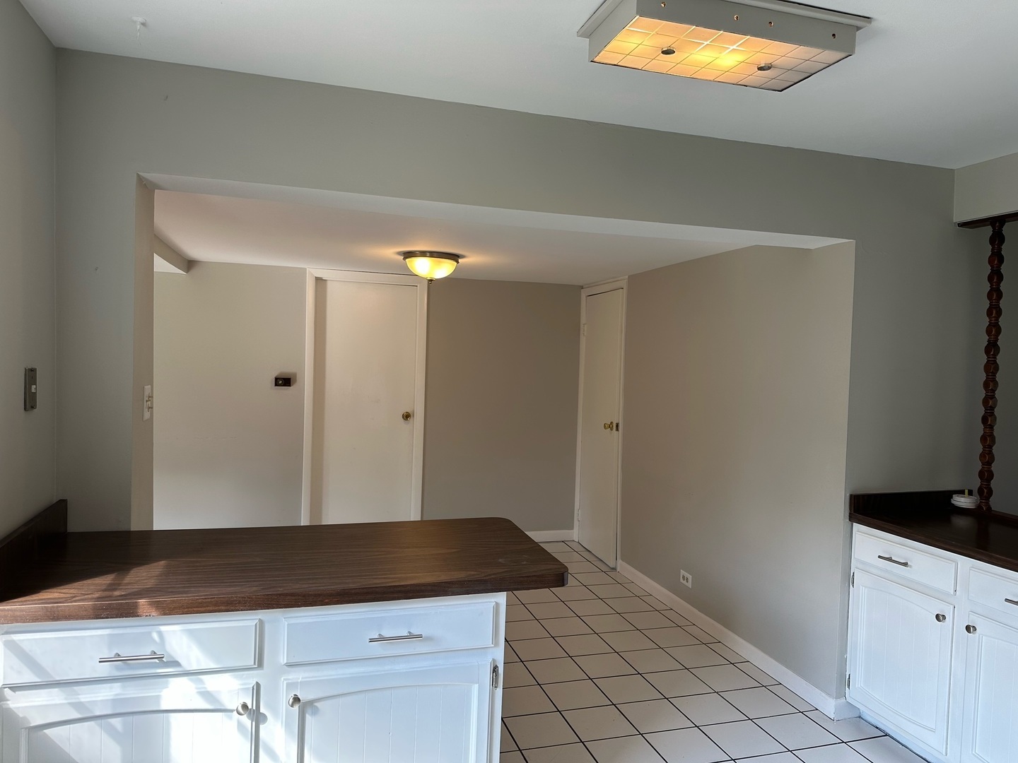 16W311 94th Place, Burr Ridge, IL 60527
