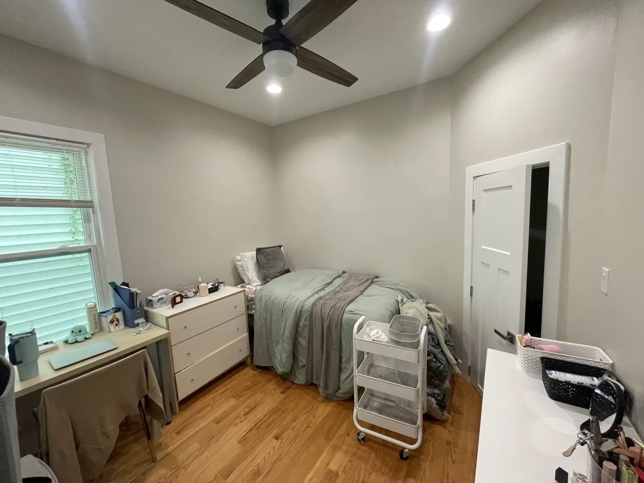 1119 Garnett Place #1, Evanston, IL 60201