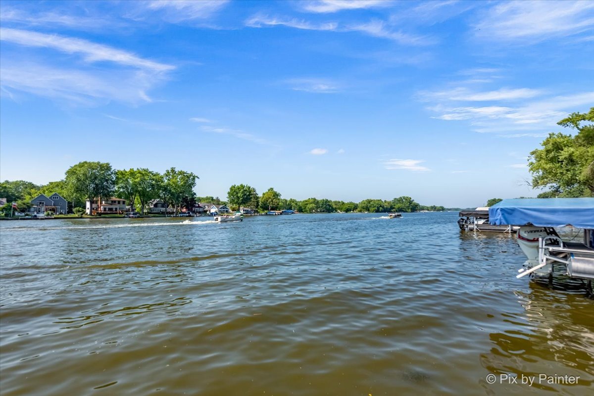 1304 River Terrace Drive, Johnsburg, IL 60051