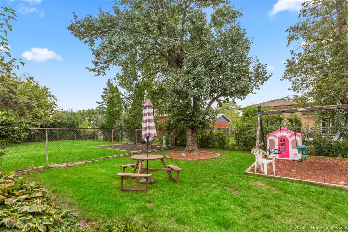 15309 Walnut Road, Oak Forest, IL 60452