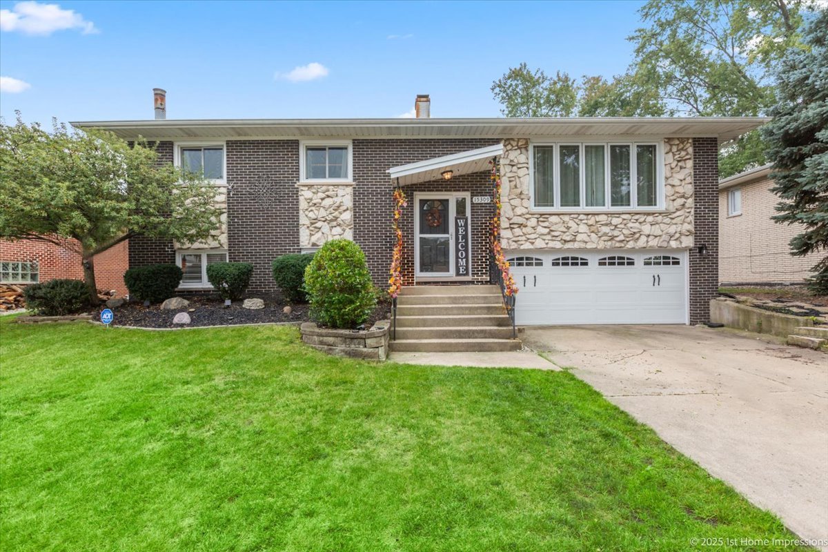 15309 Walnut Road, Oak Forest, IL 60452