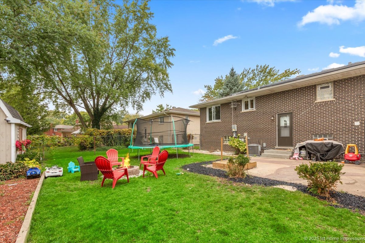 15309 Walnut Road, Oak Forest, IL 60452