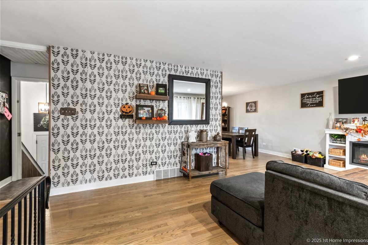 15309 Walnut Road, Oak Forest, IL 60452