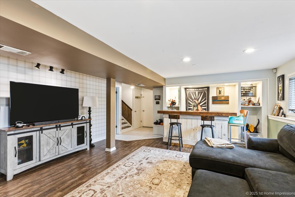 15309 Walnut Road, Oak Forest, IL 60452