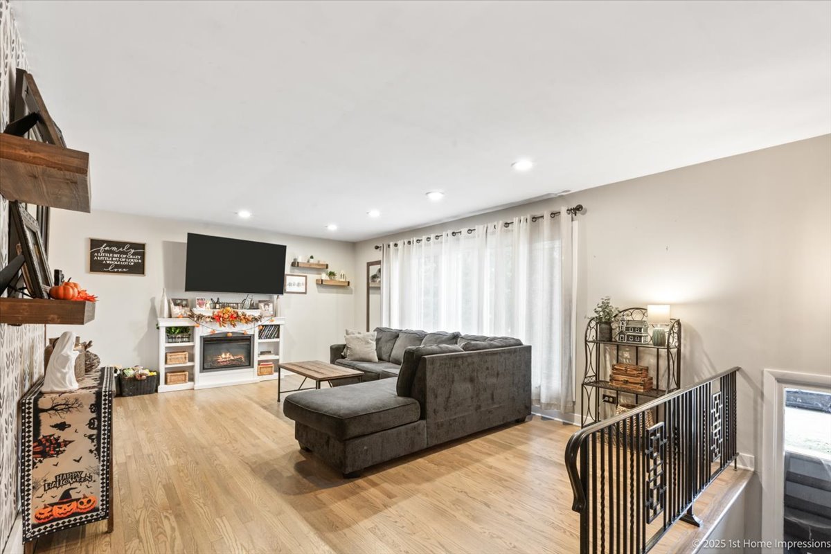 15309 Walnut Road, Oak Forest, IL 60452