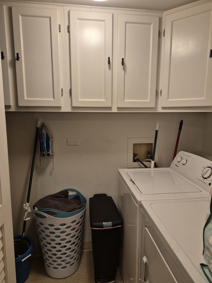 8216 Mulberry Court #8B, Palos Hills, IL 60465