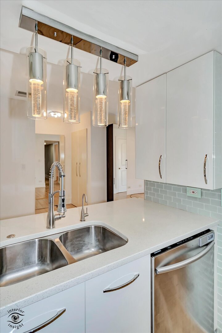 1908 Kenilworth Circle #H, Hoffman Estates, IL 60169