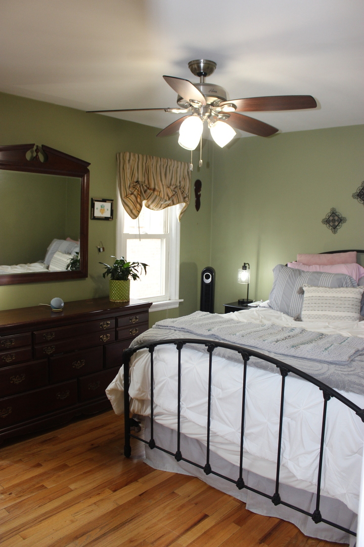 2952 W 97th Place, Evergreen Park, IL 60805