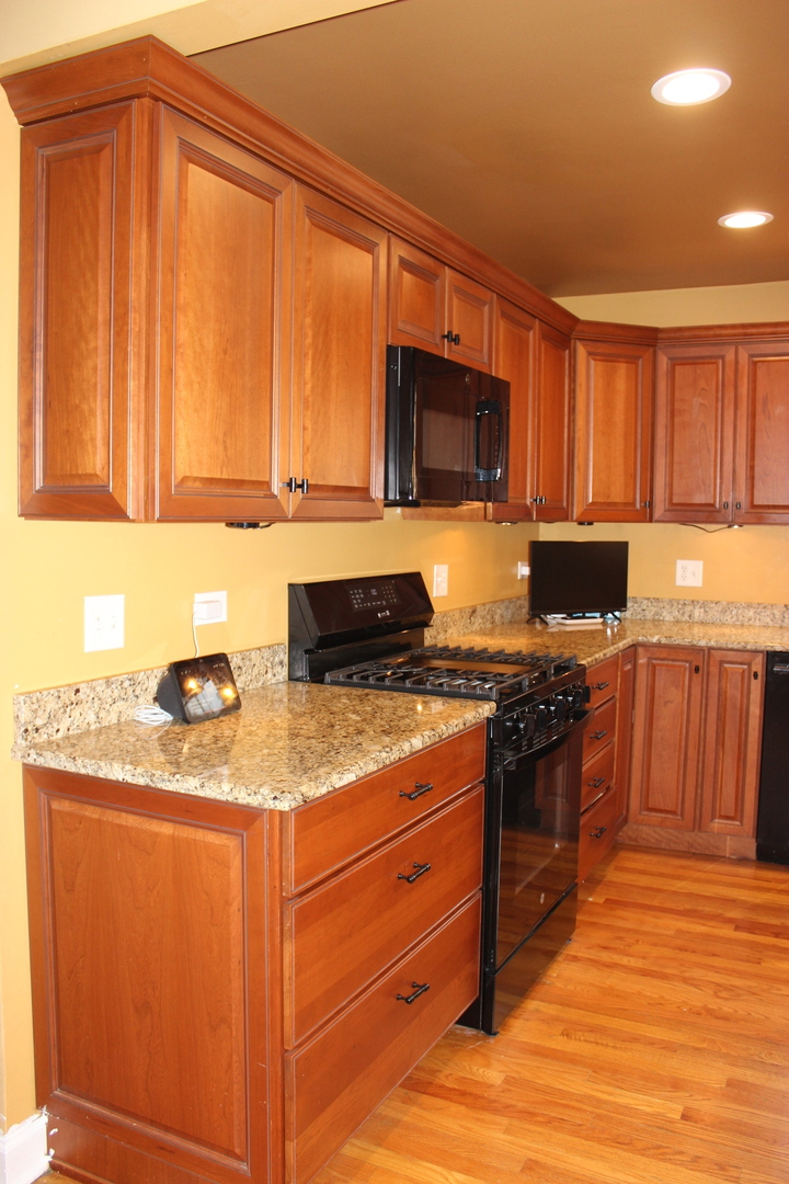 2952 W 97th Place, Evergreen Park, IL 60805