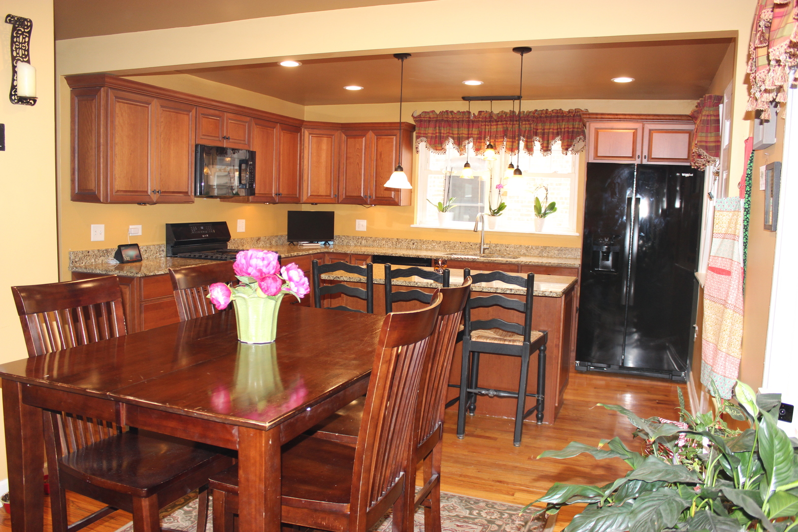 2952 W 97th Place, Evergreen Park, IL 60805