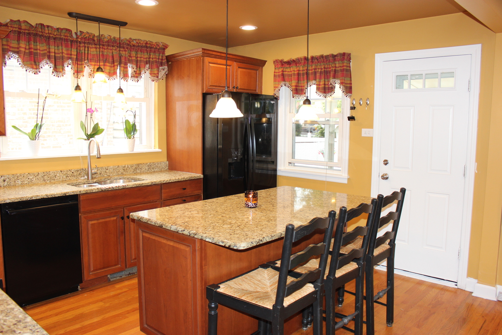 2952 W 97th Place, Evergreen Park, IL 60805