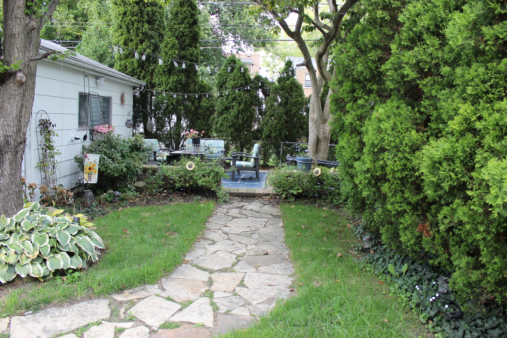 2952 W 97th Place, Evergreen Park, IL 60805