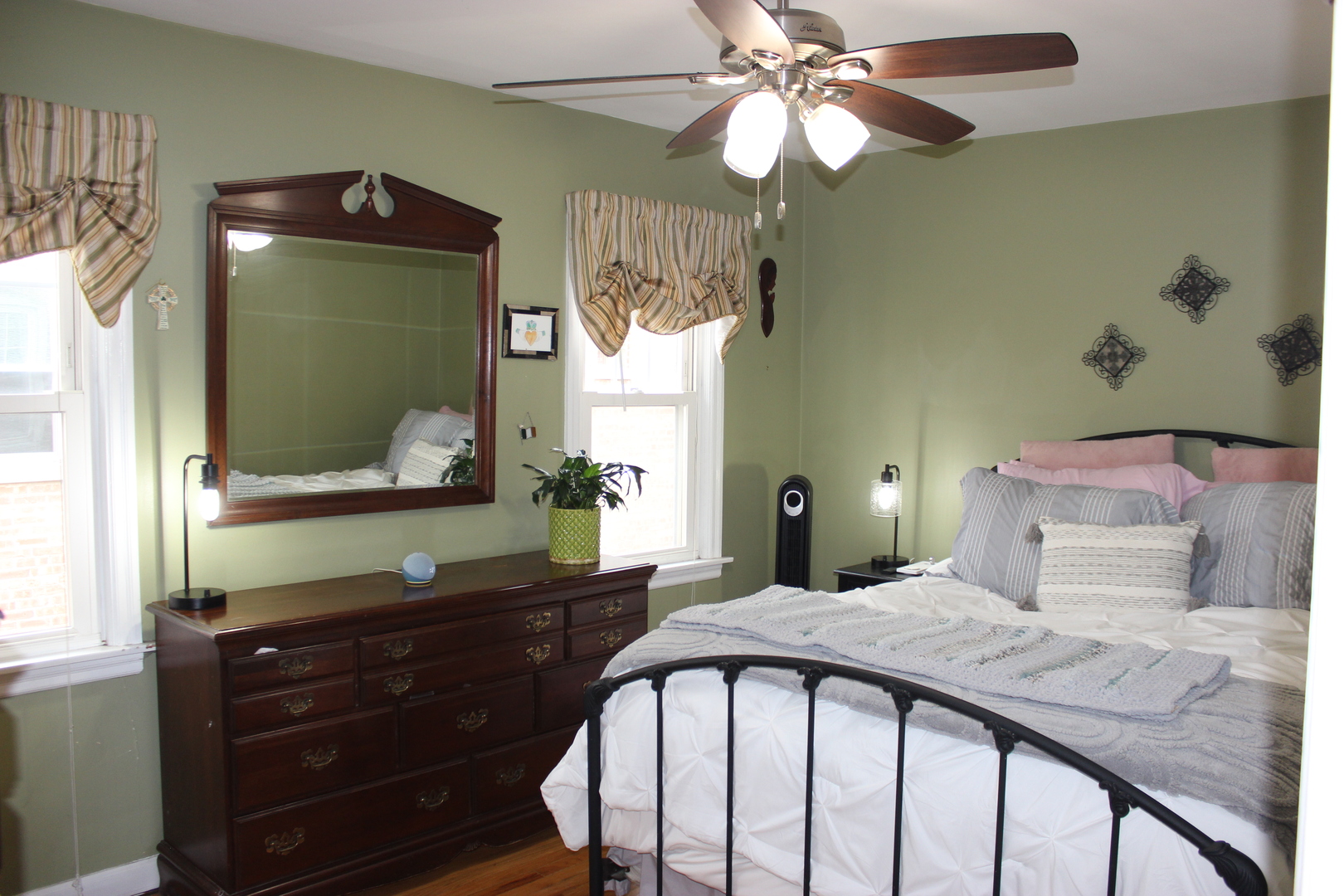 2952 W 97th Place, Evergreen Park, IL 60805