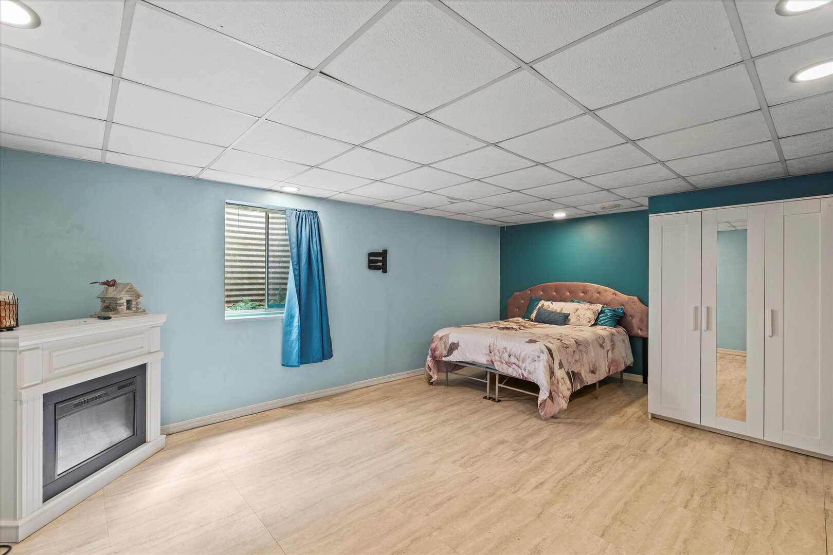 1228 Pennsylvania Avenue, Winthrop Harbor, IL 60096