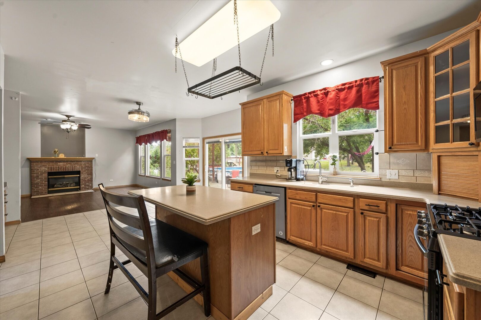 1228 Pennsylvania Avenue, Winthrop Harbor, IL 60096