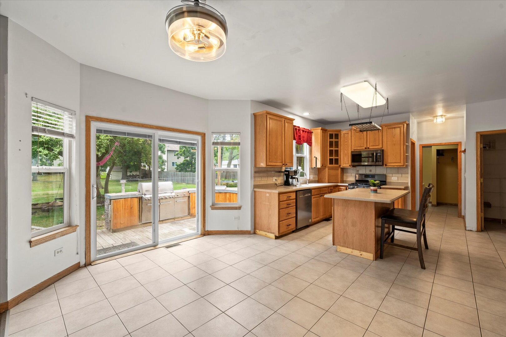 1228 Pennsylvania Avenue, Winthrop Harbor, IL 60096