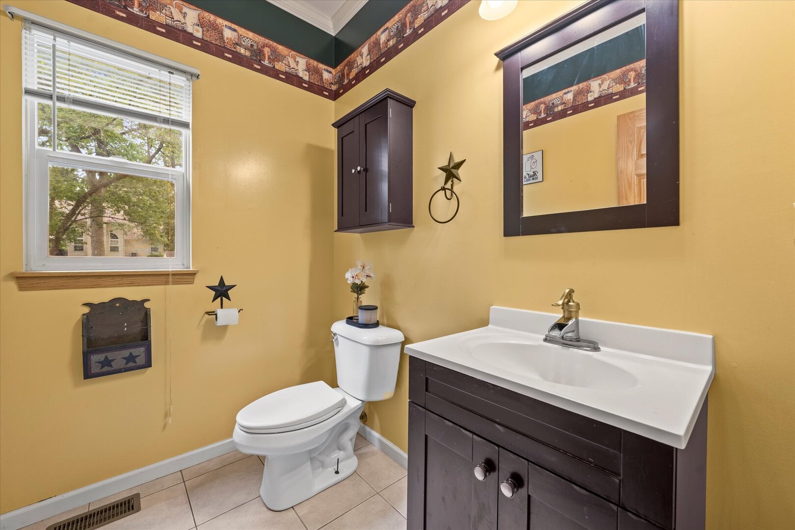 1228 Pennsylvania Avenue, Winthrop Harbor, IL 60096