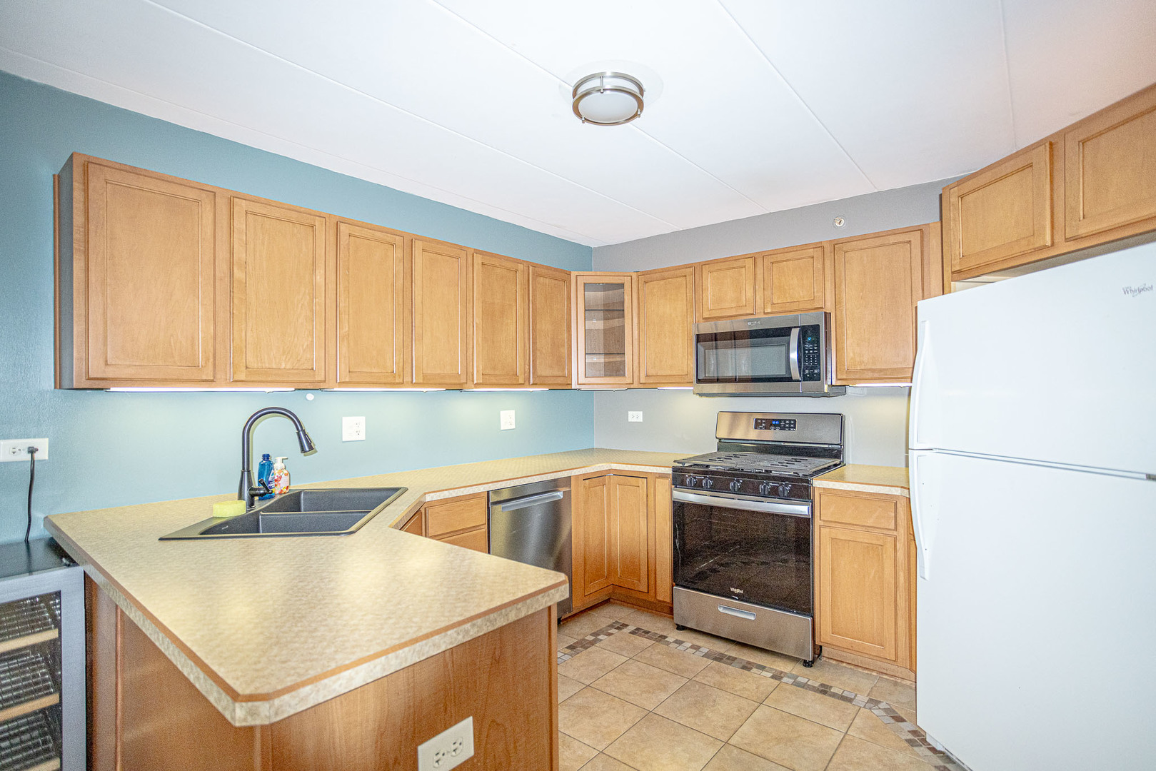 6830 W WINDING Trail #102, Oak Forest, IL 60452