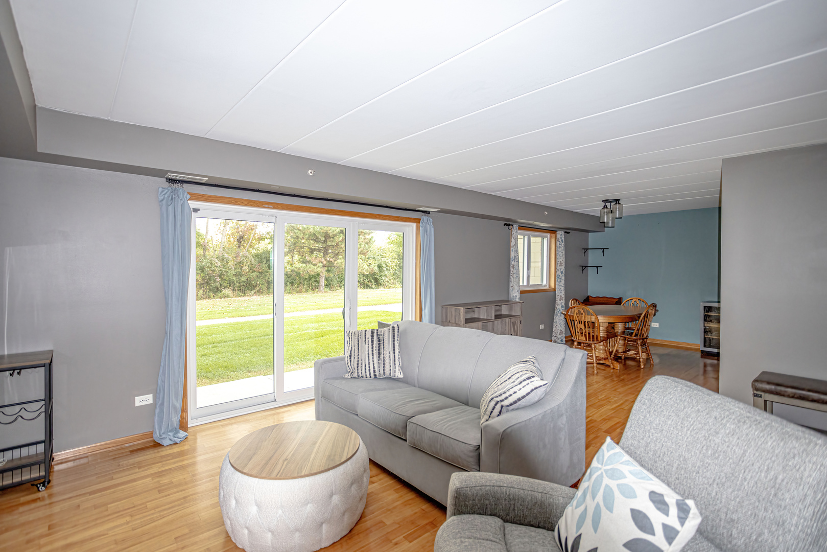 6830 W WINDING Trail #102, Oak Forest, IL 60452