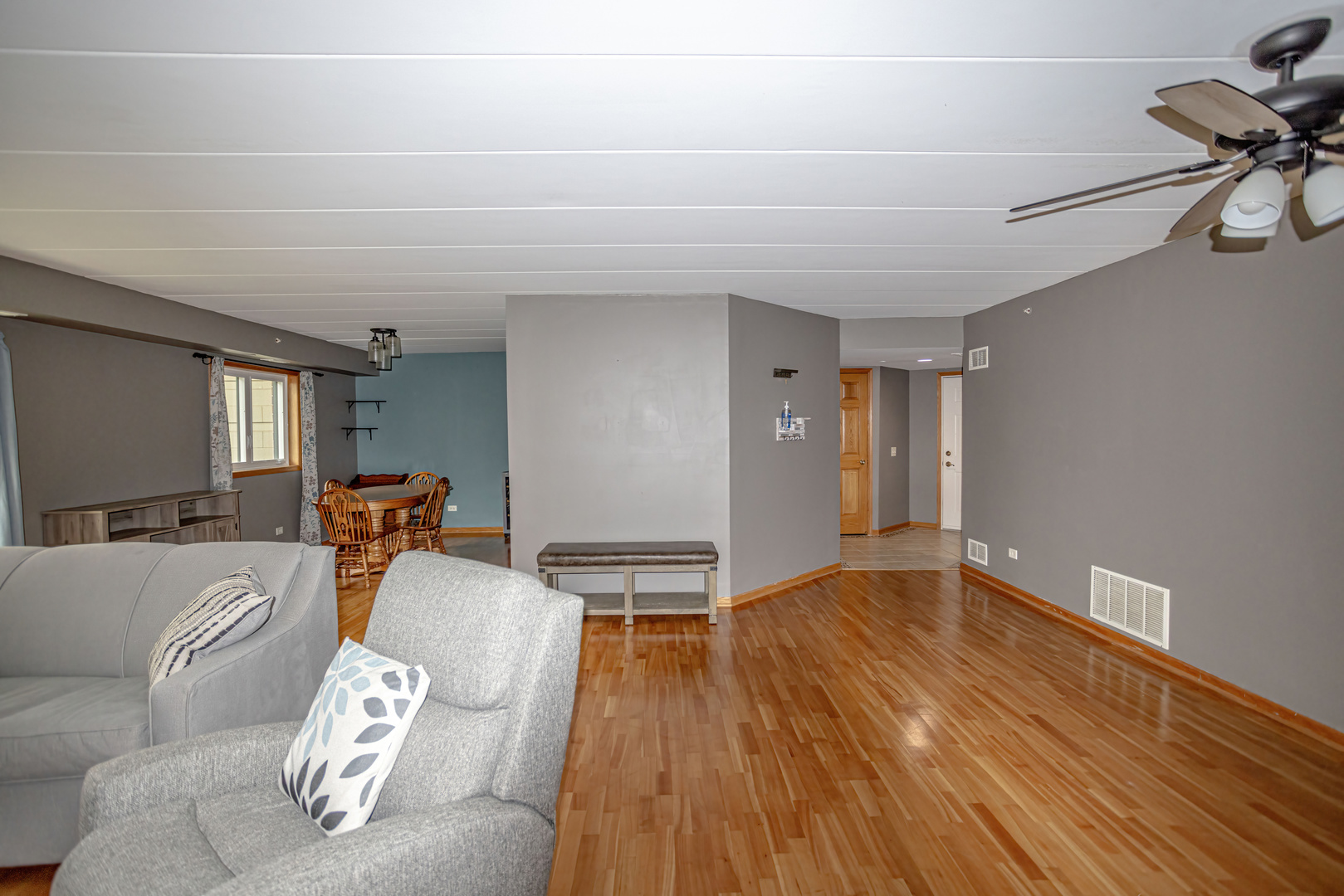 6830 W WINDING Trail #102, Oak Forest, IL 60452