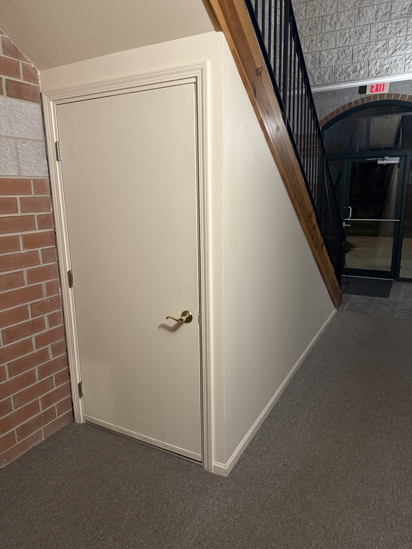 6830 W WINDING Trail #102, Oak Forest, IL 60452