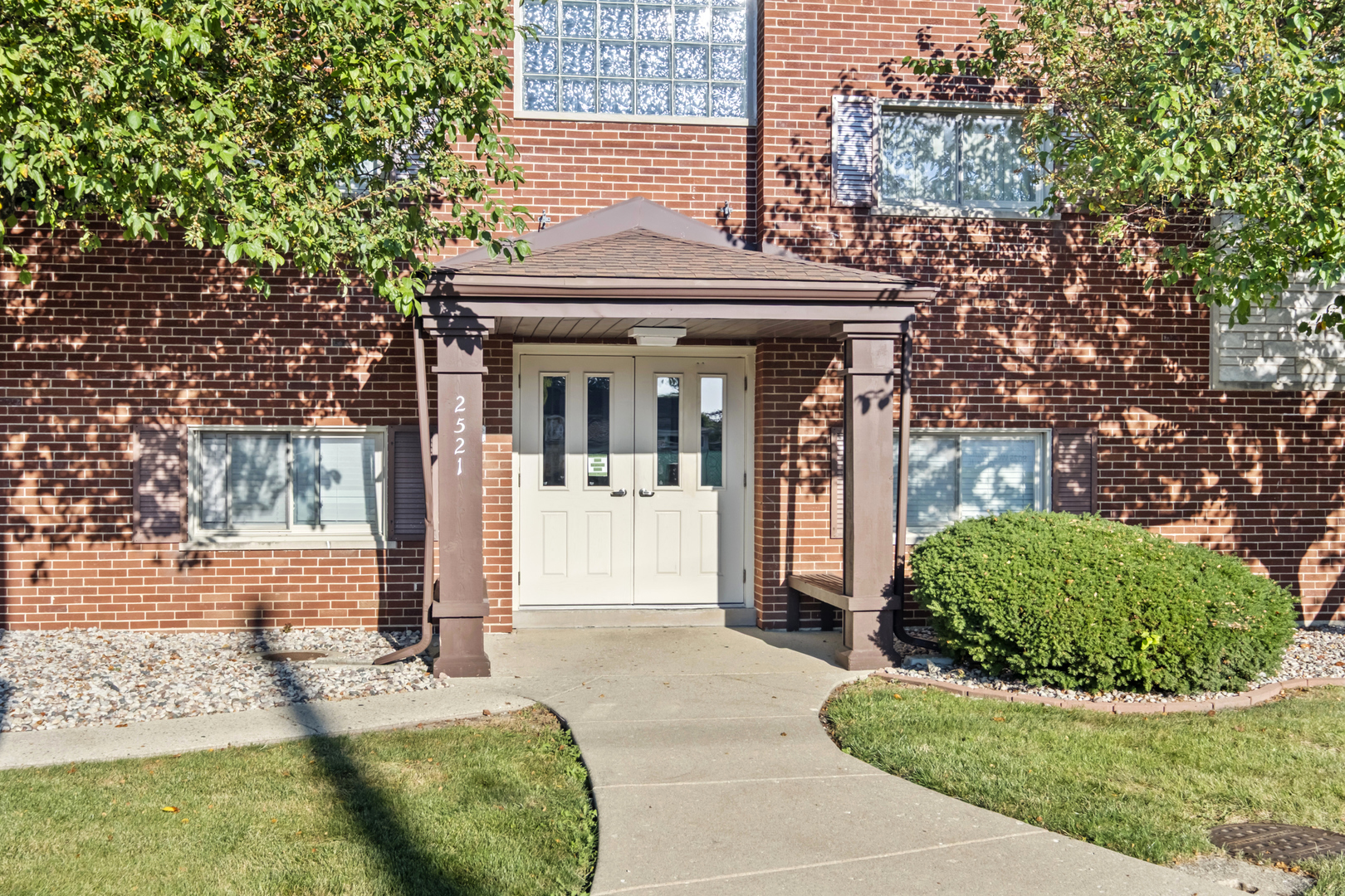 2521 N Thatcher Avenue #2i, River Grove, IL 60171