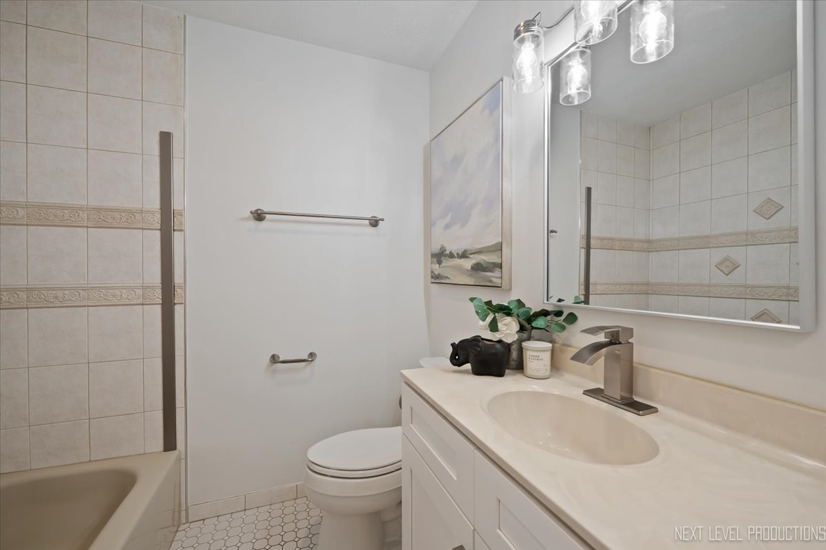 St. Charles, IL 60174