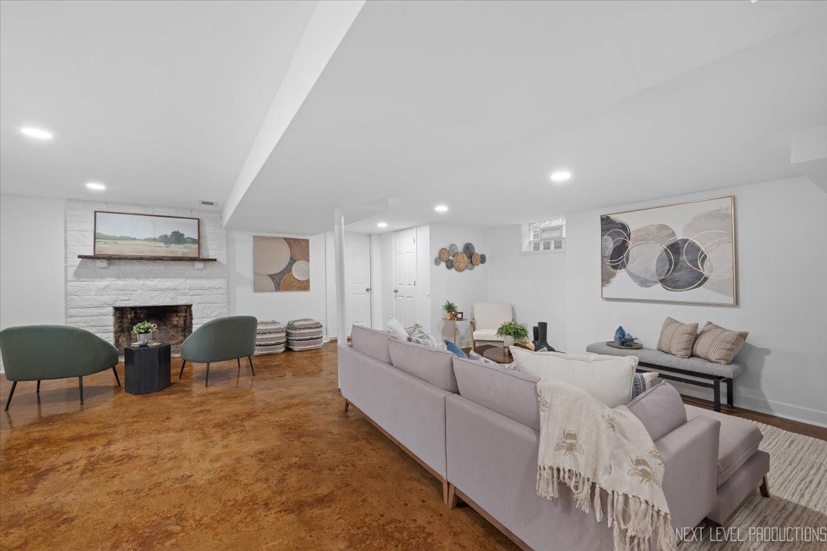 St. Charles, IL 60174