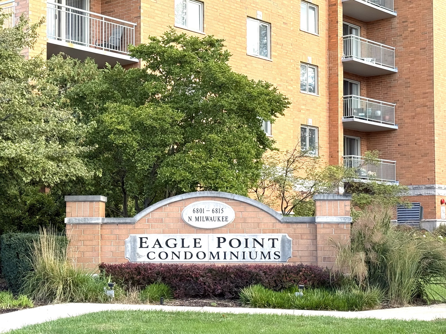 6815 N Milwaukee Avenue #506, Niles, IL 60714