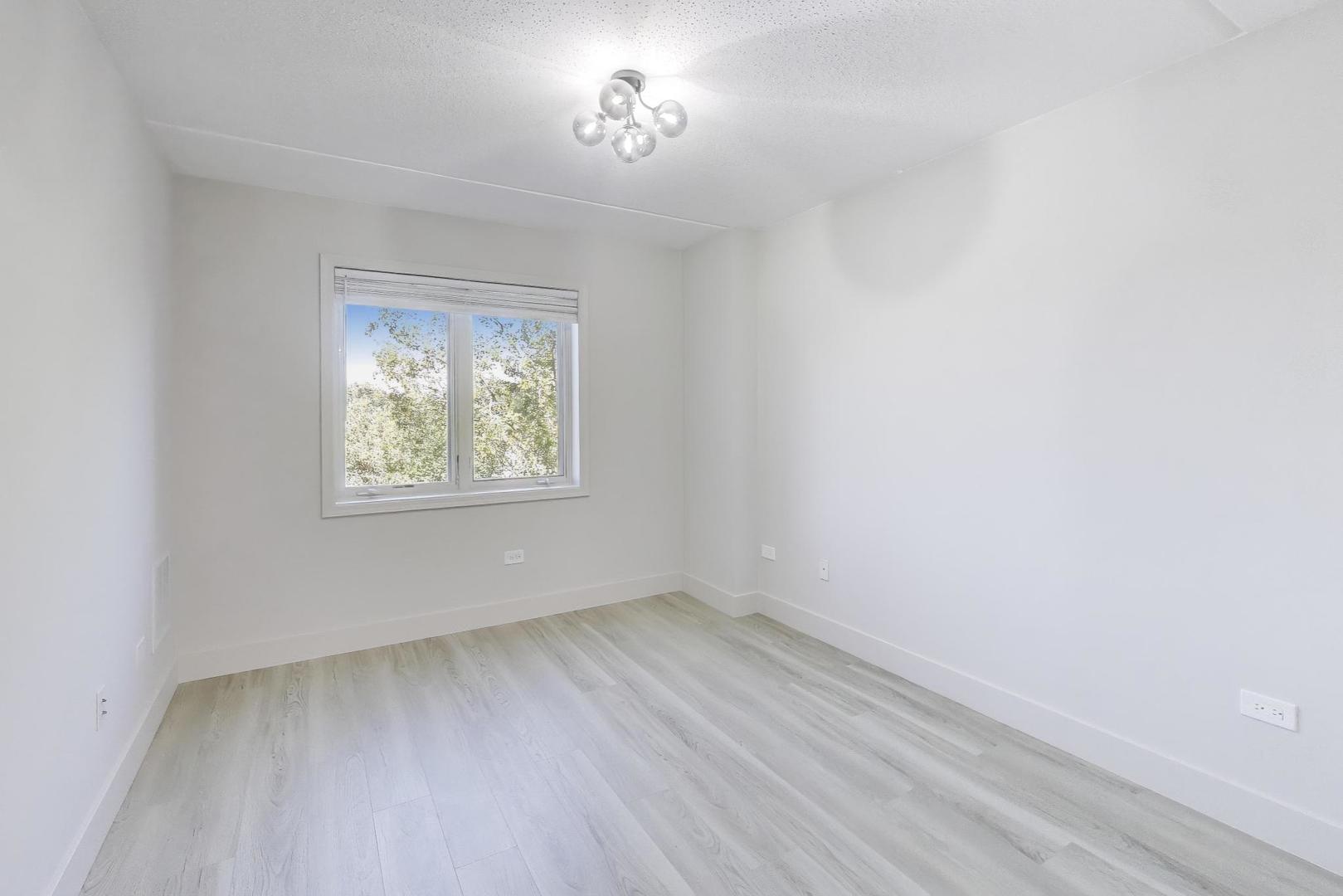 6815 N Milwaukee Avenue #506, Niles, IL 60714