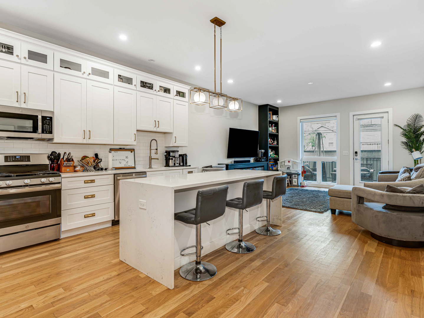 1707 S Jefferson Street #1, Chicago, IL 60616